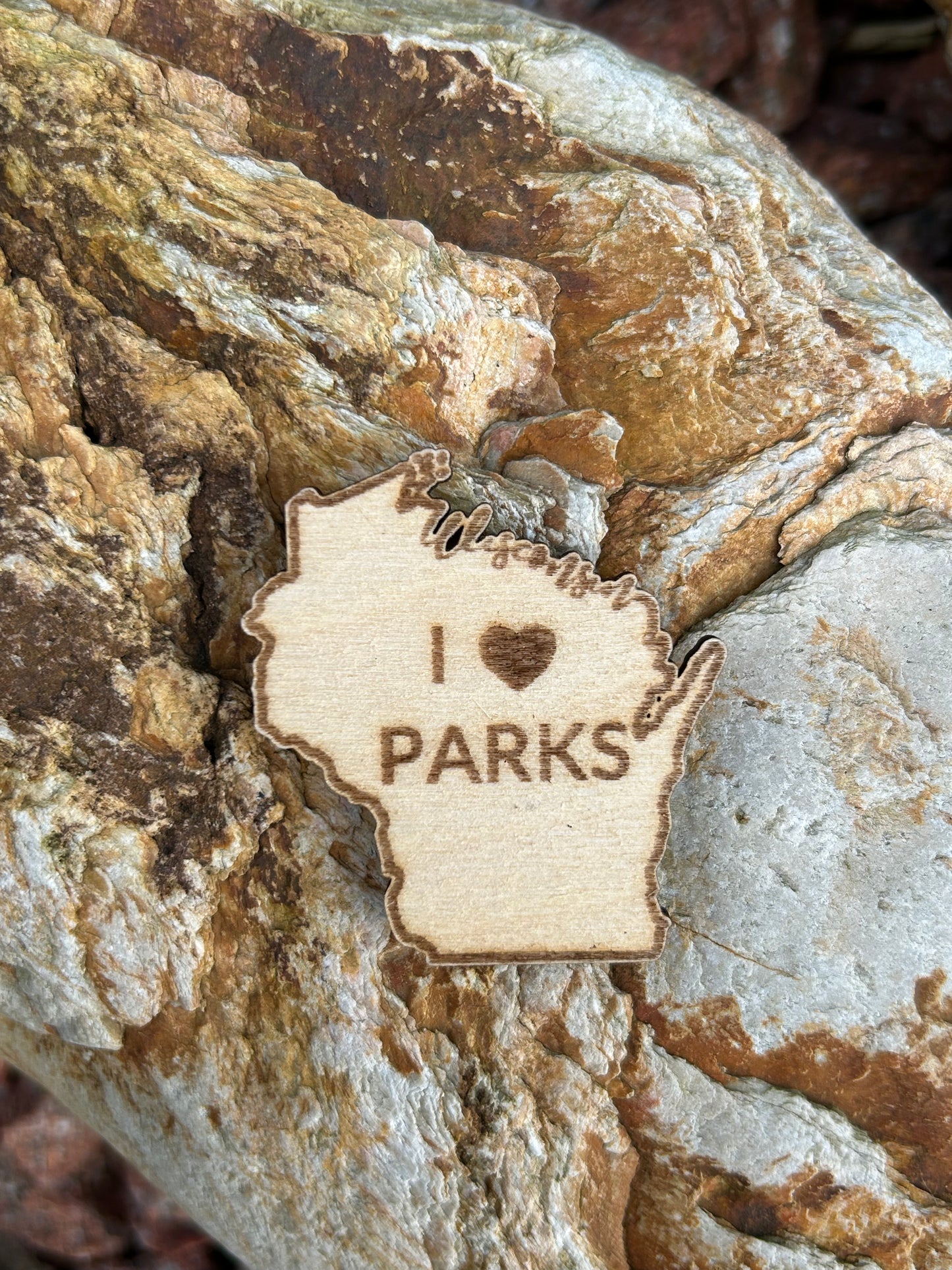 Wood Wisconsin shaped magnet with I heart (symbol) Parks text.